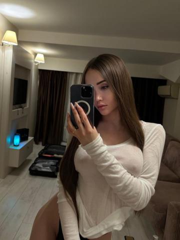 Милена Сексуальная Шатенка фото 2